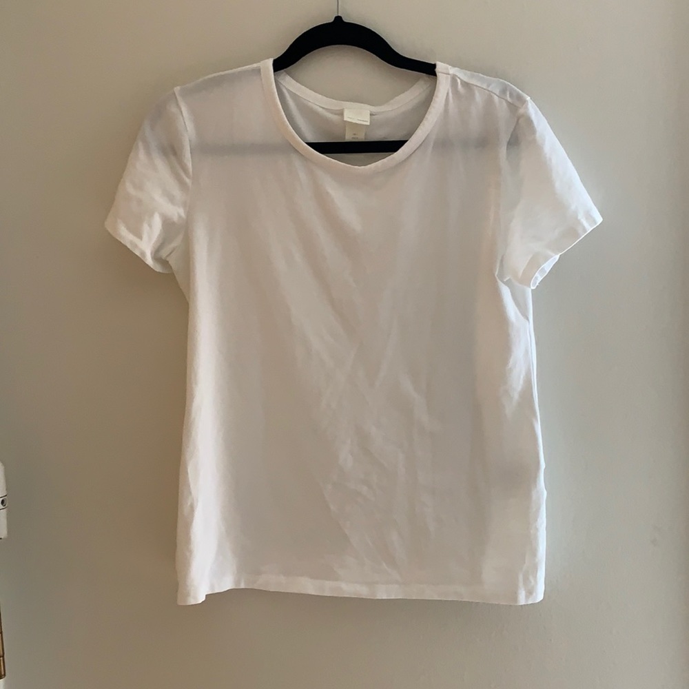 H&M basic white t-shirt. Great staple